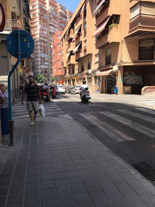 Apartamento Aitana.Esta A 2 Km De La Playa Andando Lejlighed Alicante Eksteriør billede